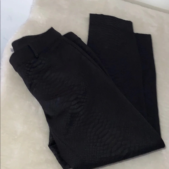 Ricki’s  black snake print ankle pants 0 - Picture 2 of 13